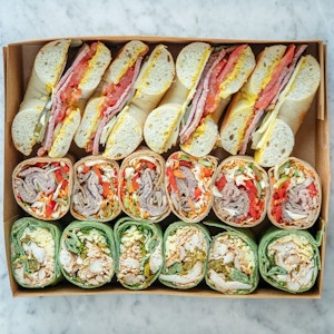 Wrap & Bagel Sharing Box Small