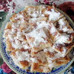 Cream with Nuts Pastry