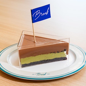 Pistachio Kunafa Chocolate