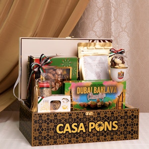 BLACK NATIONAL DAY GIFT BASKET - Medium