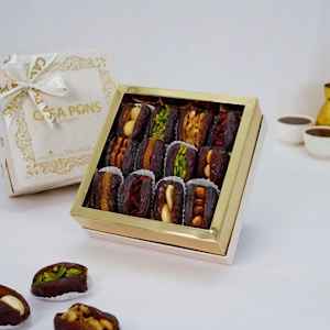 Medium stuffed dates gift box