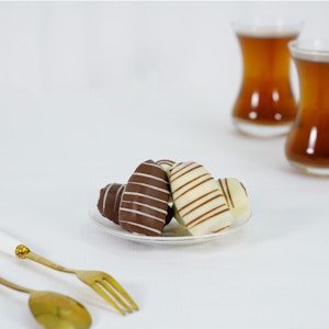 ORGANIC DATES WITH CHOCOLAT