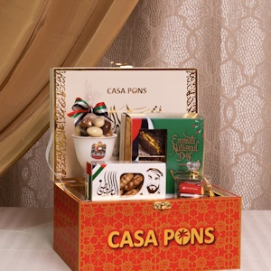 RED NATIONAL DAY GIFT BASKET - MINI