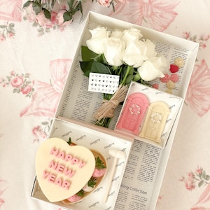 Exclusive Package White Heart "Customize the words"