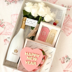 Exclusive Package Pink Heart with De Pearl Bottle "Customize the words"