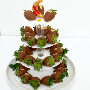 Milky Strawberries Tower " Ramadan "