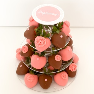Pinky & Milk Strawberries Tower " Eid