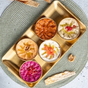 Hadoota Appetizers Platter طبق مقبلات حدوتة