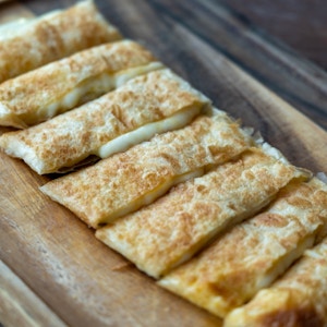 Small Feteer W Kraft Cheese فطيرة بالجبن الكرافت صغيرة