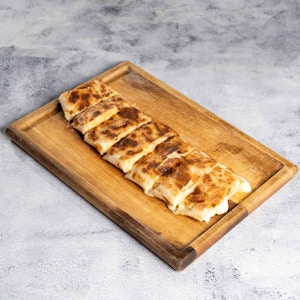 Small Feteer W Mixed Cheese فطيرة بالجبن المشكلة صغيرة