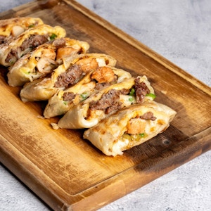 Small Feteer W Shish Tawook & Kofta فطيرة صغيرة بالشيش طاووق & الكفته