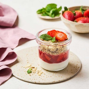 Strawberry Granola Pot