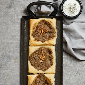 1 Dozen Sfeeha Lahme Baajine Traboulsi