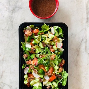 Family Mezza Fattoush (for 6) ( عرض عائلي صحن فتوش ل 6 أشخاص )