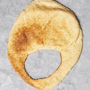 Plain Ka'ak bread (add optional za'atar or sumac)