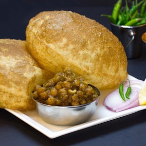 Cholla Bhatura