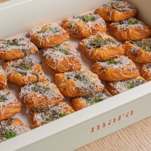Mushroom pizza croissant Box 🆕