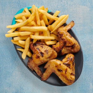 3 Full Chicken Wings & Chips