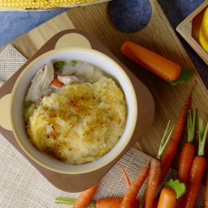 Roast chicken vegetable and sweetcorn mash pie- 252g