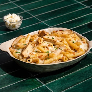 Baked Penne with Chicken in White Sauce