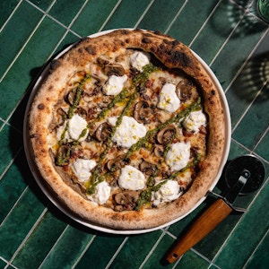 Creamy Burrata Medium Pizza 11"