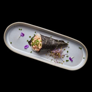 Mini Temaki Salmon Spicy