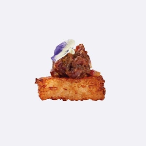 Nigiri de arroz frito con Steak Tartar