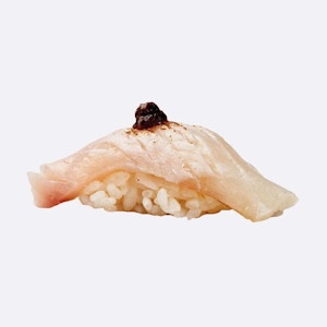 Nigiri de Corvina al soplete con Tartufato