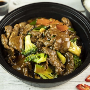 Beef with Broccoli & Mushrom In Oyster Sauce