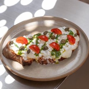 Mozzarella Pesto toast