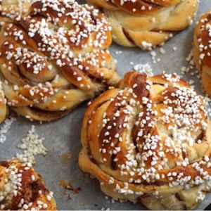 CINNAMON BUNS “Kanelbulle” 10pc